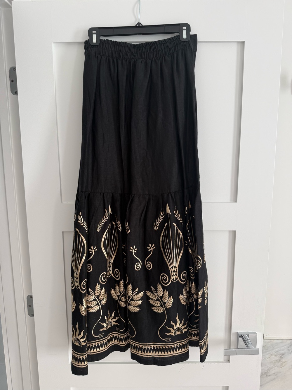High waist skirt with embroidery Black - Gold.  Size Small - Picture 8 of 12